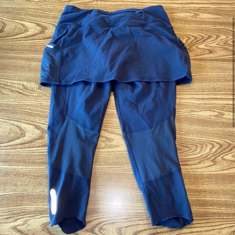Athleta grey acceleration 2 in 1 capris skort smal